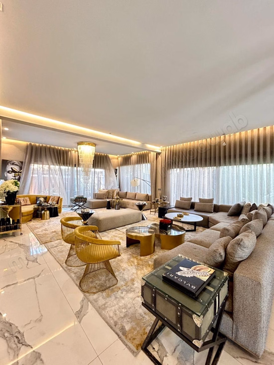 Stupenda villa in affitto a Ain Diab. Superficie 550 m². Arredata
