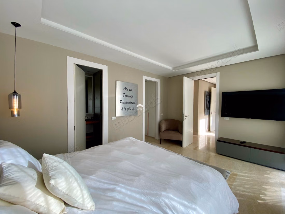 Apartment for rent in Racine. 3 large rooms. Furnished