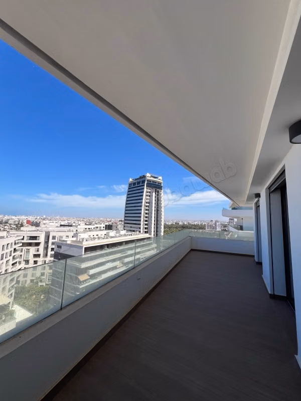 Vendo apartamento en Casablanca Finance City. 3 bonitas habitaciones. Bien amueblado