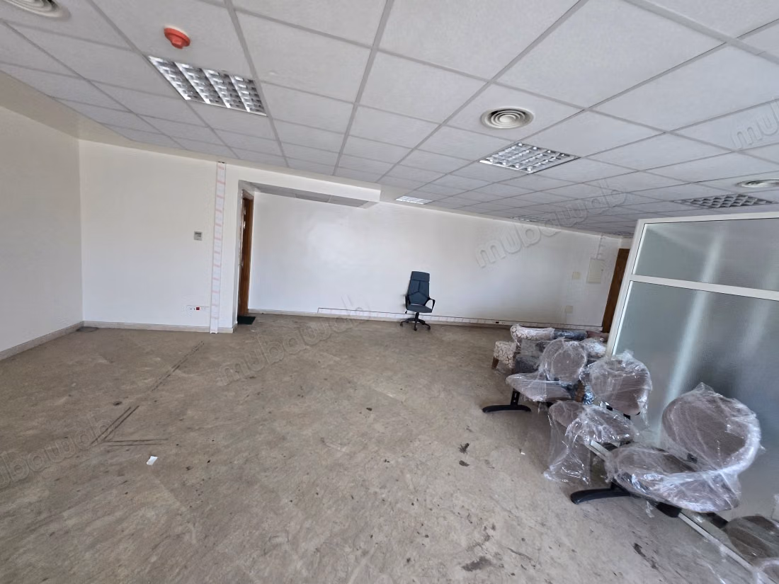 Uffici in vendita a Derb Ghalef. Superficie di 100 m². Con ascensore