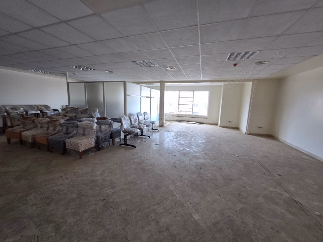 Uffici in vendita a Derb Ghalef. Superficie di 100 m². Con ascensore
