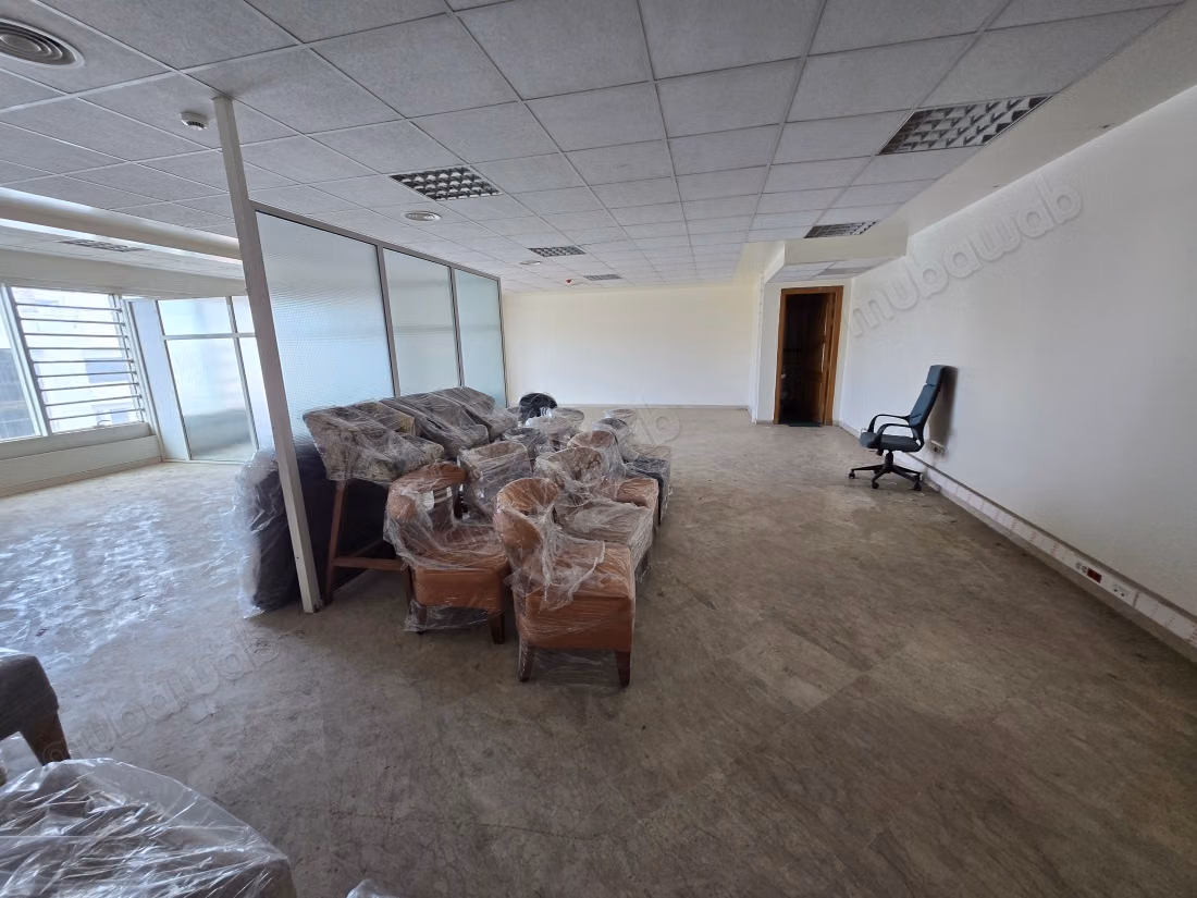 Uffici in vendita a Derb Ghalef. Superficie di 100 m². Con ascensore