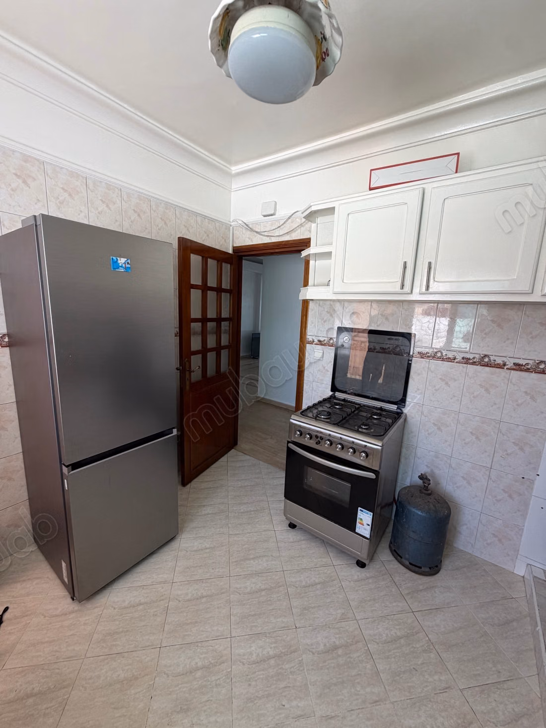 Appartement te huur in Bourgogne Est. Totale oppervlakte 150 m². Goed ingericht