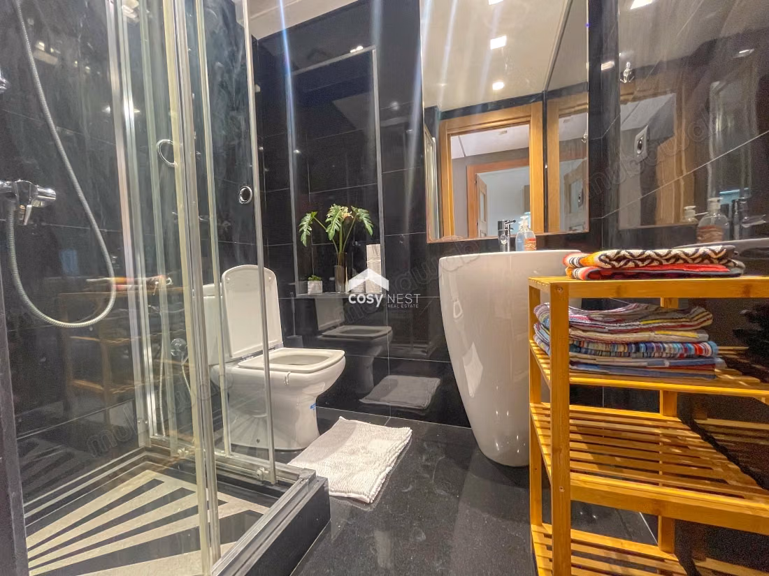Hermoso apartamento en alquiler en el Triángulo de Oro. 2 habitaciones agradables. Amueblado