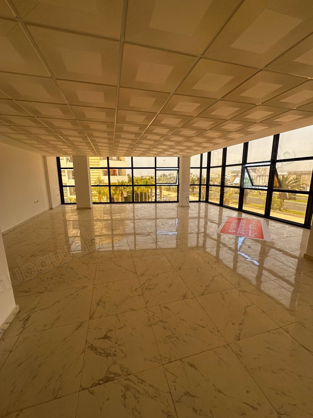 85m² Kantoor te huur in Haute Founty met parkeren