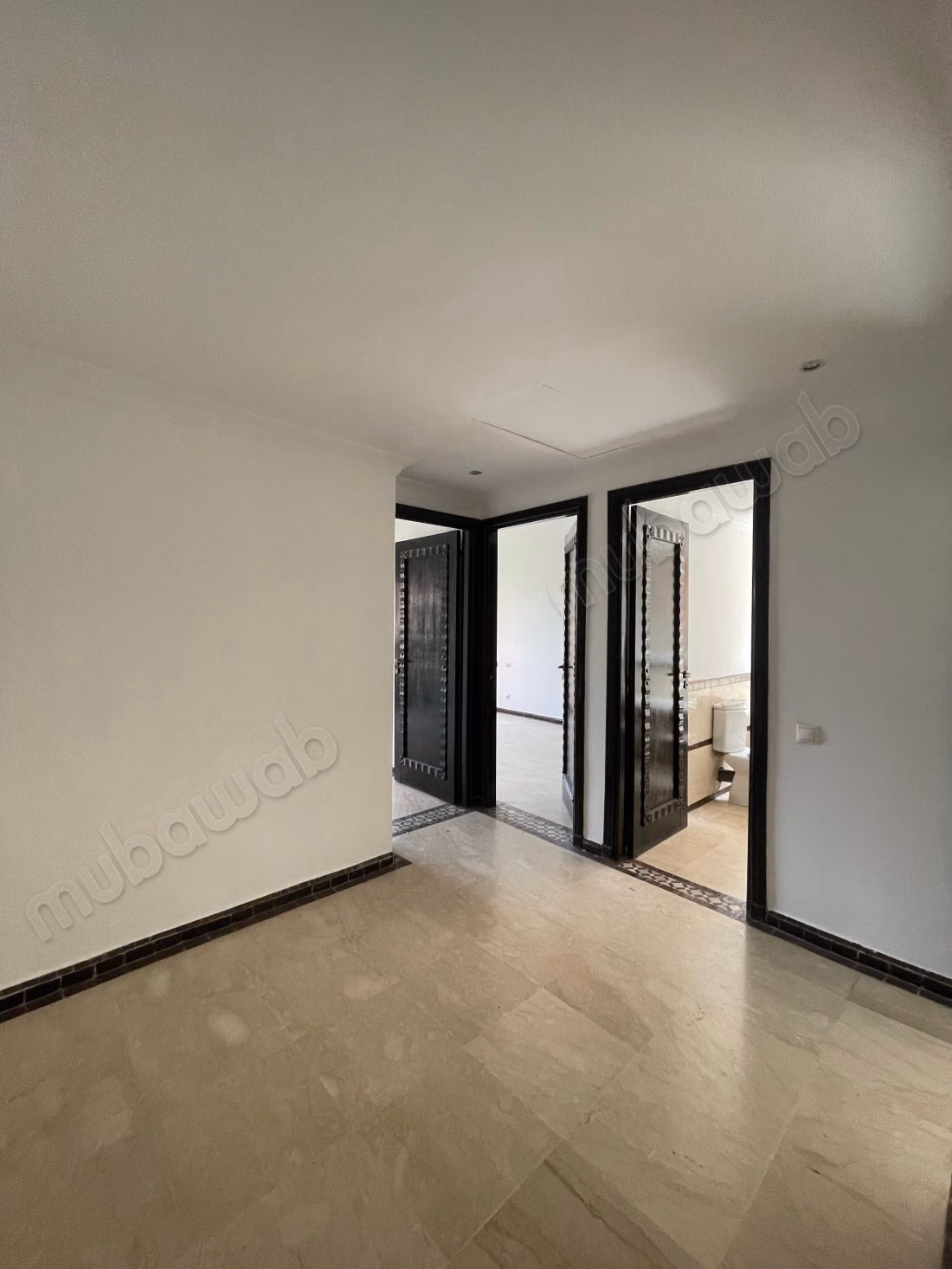 Hivernage – Apartamento Espacioso con Terraza en Residencia con Piscina