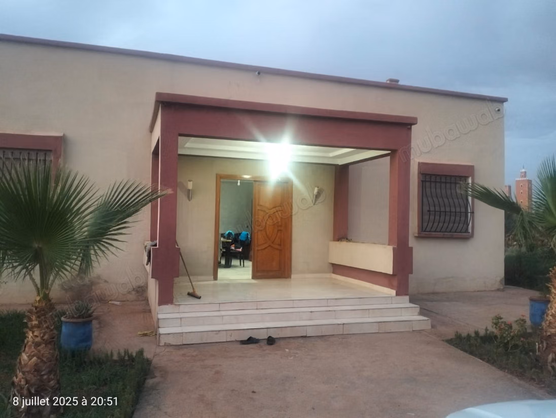 Luxury house for sale on Route de Ouarzazate. 3 beautiful bedrooms