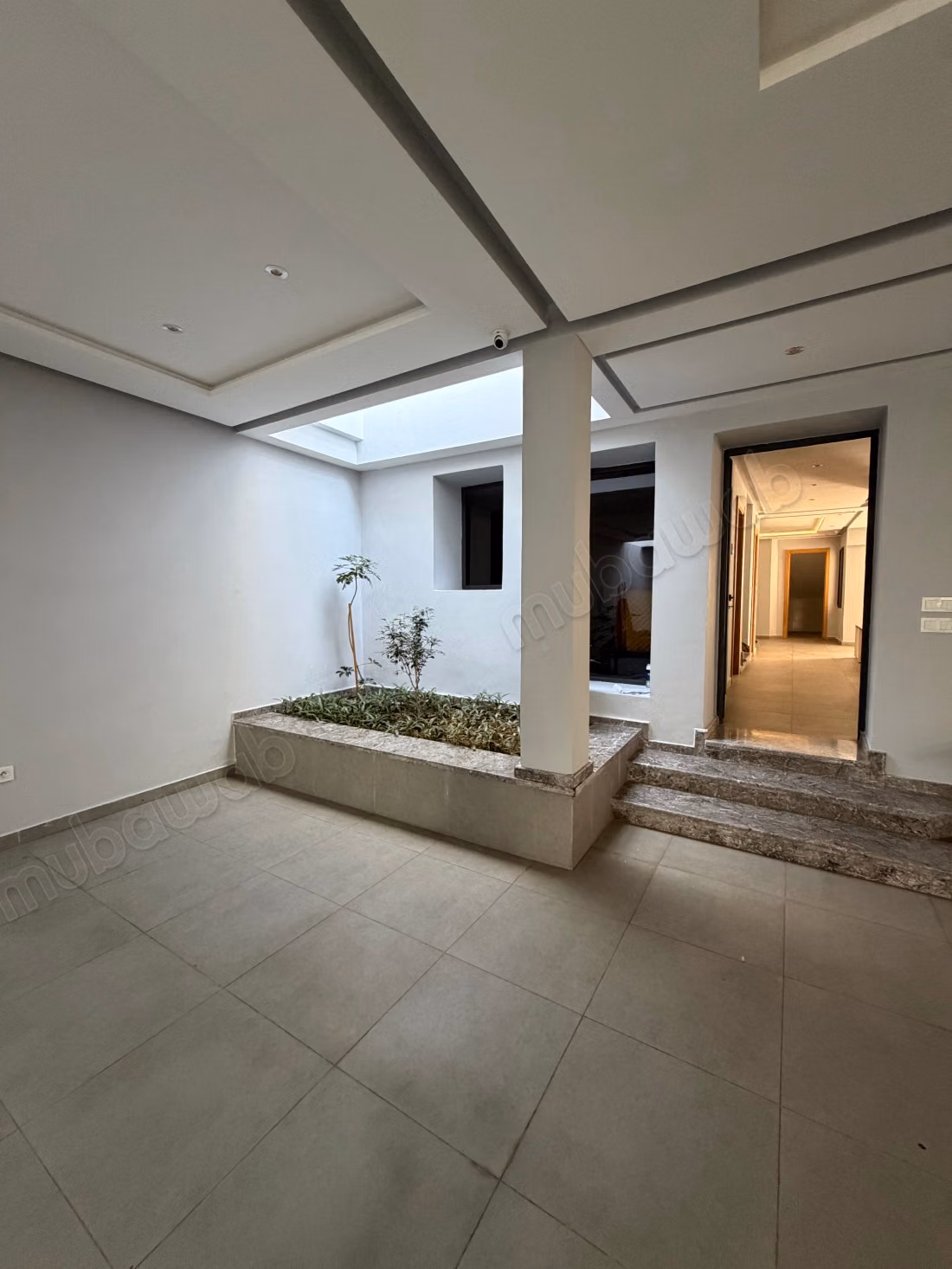 Mooie kantoren te huur in Sala el Jadida. Totale oppervlakte 700 m². Inbraakwerende deur en centrale verwarming