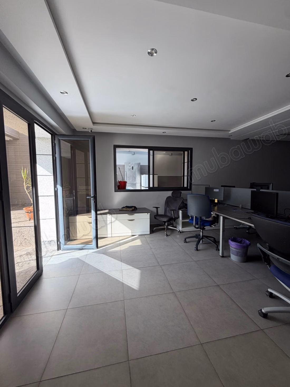 Mooie kantoren te huur in Sala el Jadida. Totale oppervlakte 700 m². Inbraakwerende deur en centrale verwarming