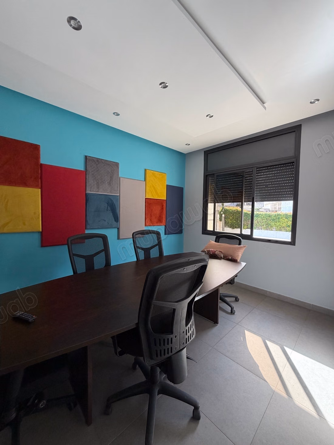 Mooie kantoren te huur in Sala el Jadida. Totale oppervlakte 700 m². Inbraakwerende deur en centrale verwarming