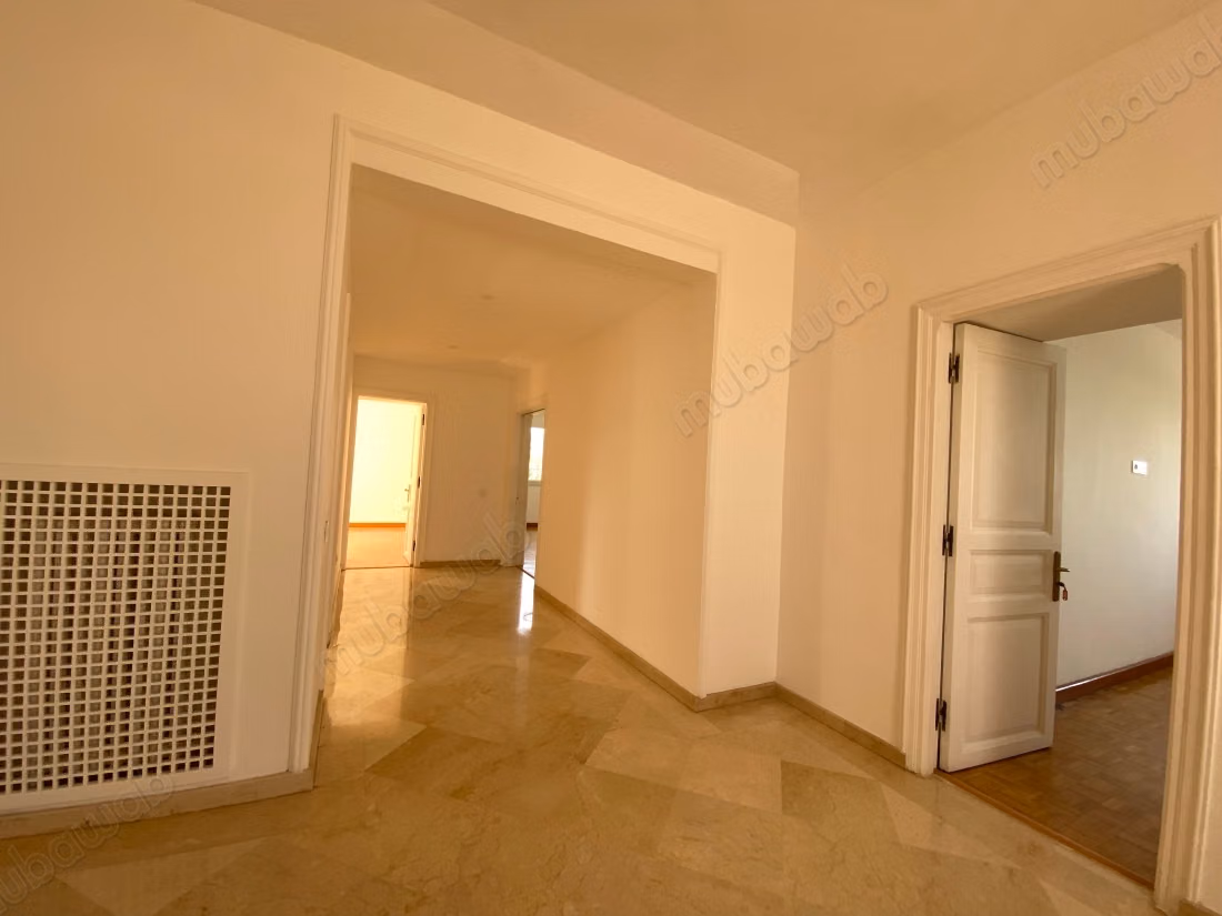 Luxury house for rent in Souissi. Area of 765 m². Beautiful terrace and garden