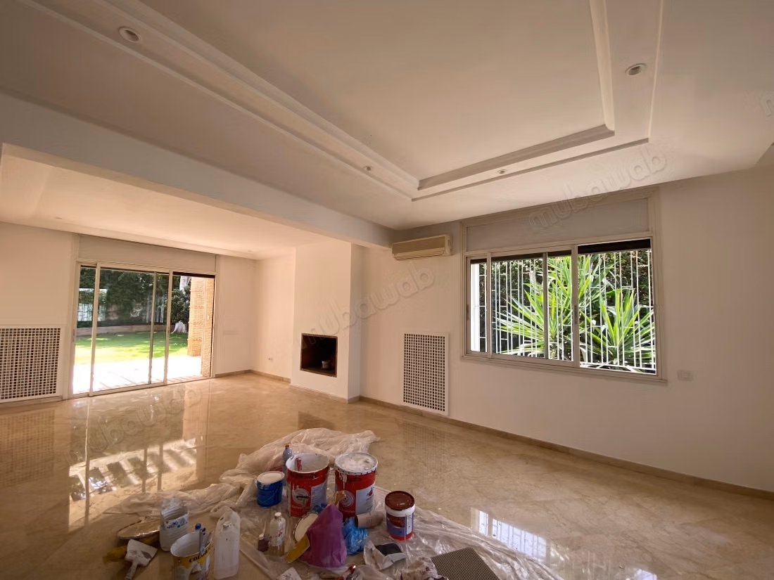Luxury house for rent in Souissi. Area of 765 m². Beautiful terrace and garden