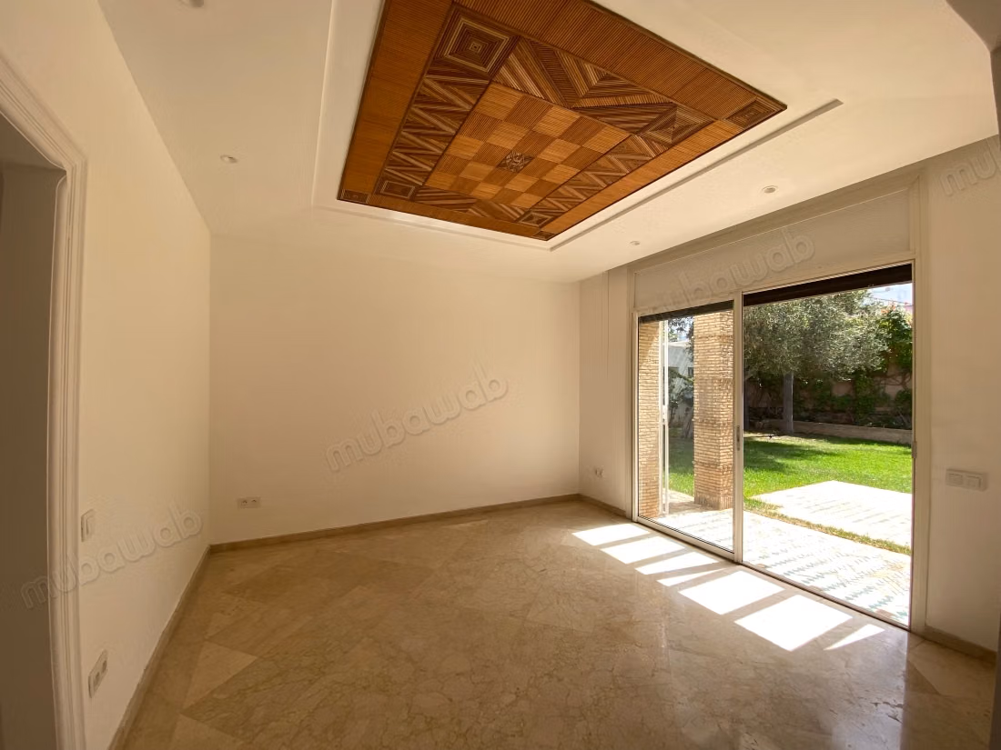 Luxury house for rent in Souissi. Area of 765 m². Beautiful terrace and garden