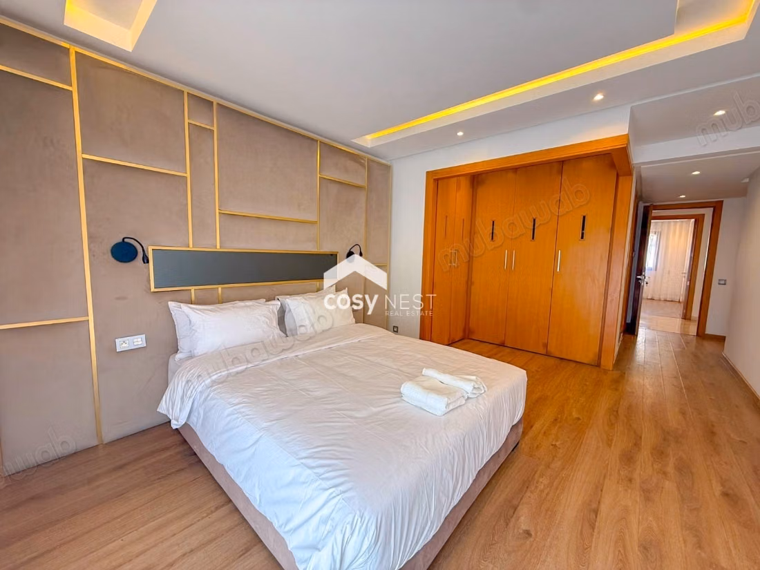 Very nice apartment for rent in Racine. 5 comfortable rooms. Well furnished