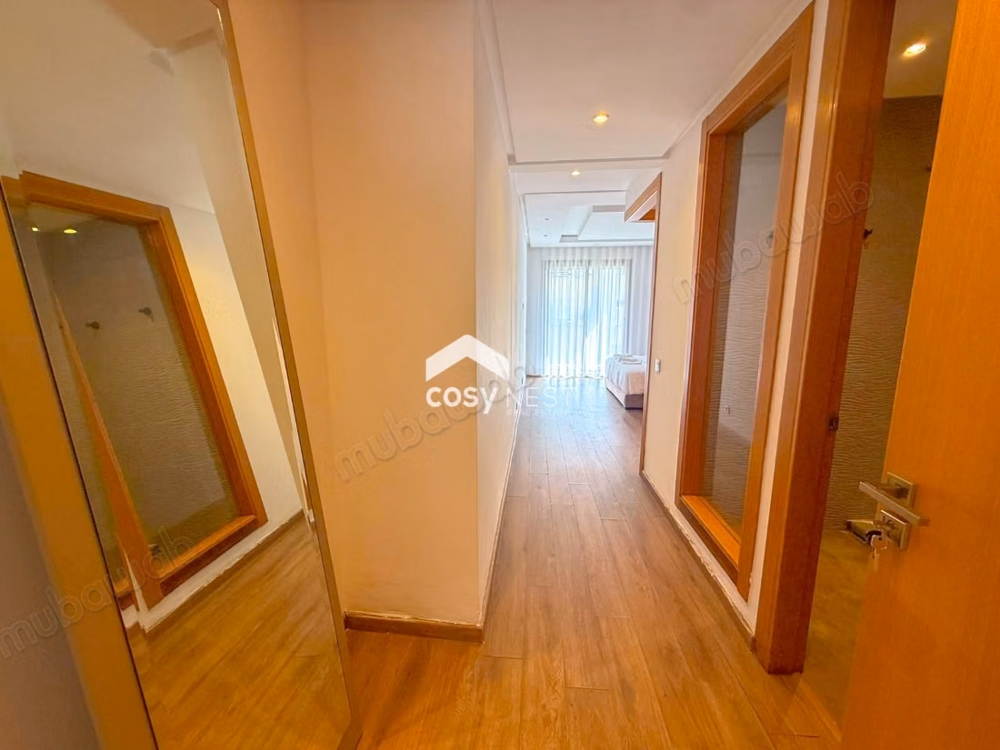 Very nice apartment for rent in Racine. 5 comfortable rooms. Well furnished