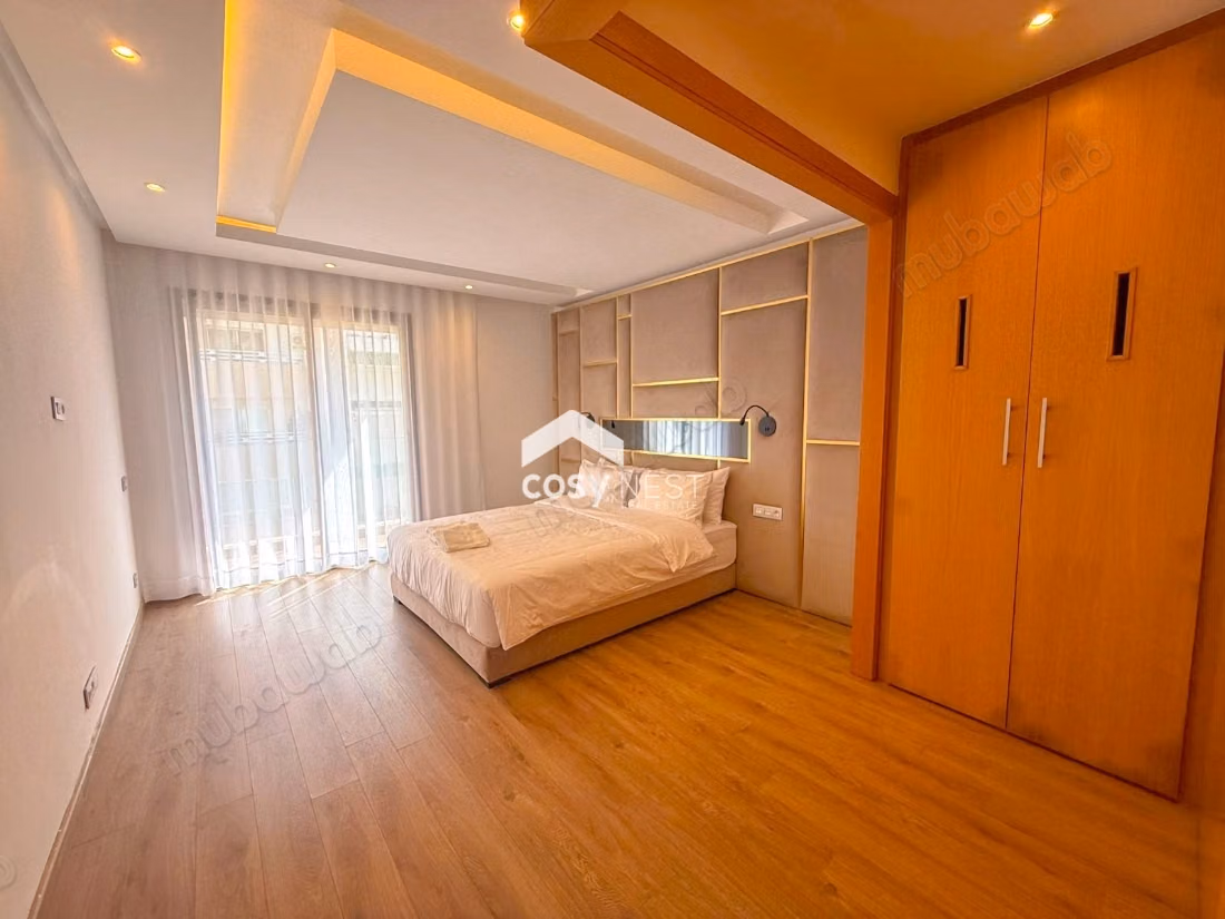 Very nice apartment for rent in Racine. 5 comfortable rooms. Well furnished