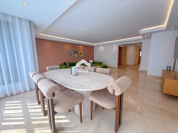 Muy bonito apartamento en alquiler en Racine. 5 habitaciones cómodas. Bien amueblado