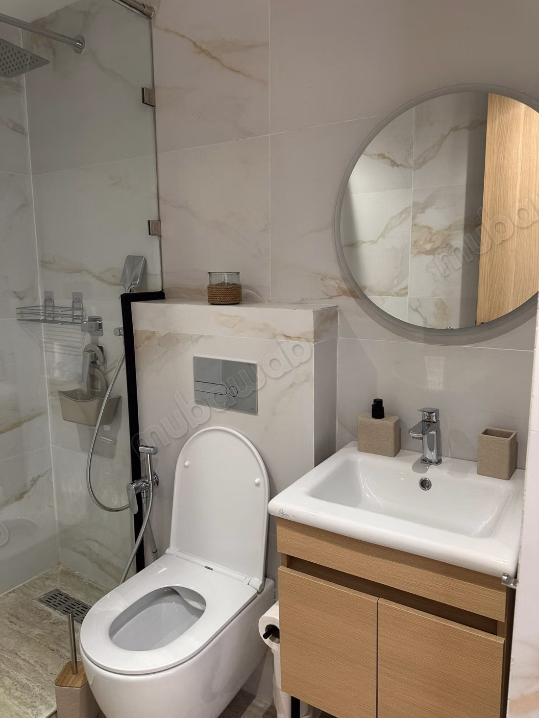 Appartement 2 chbres piscine proche gare