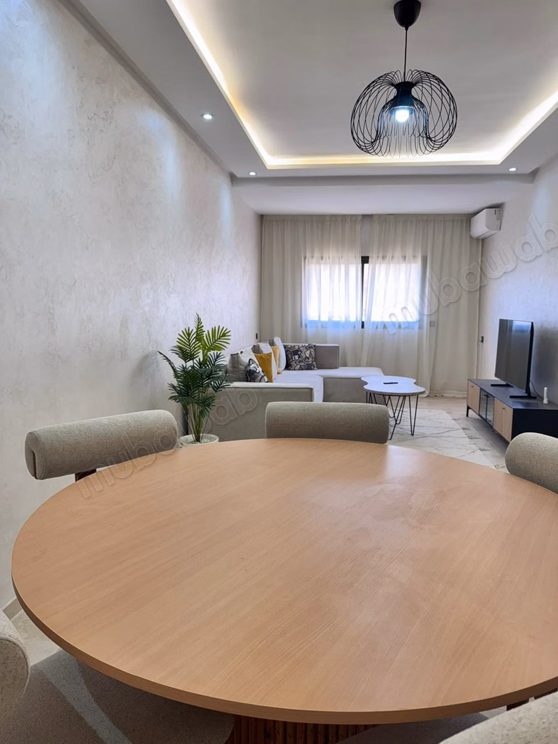 Appartamento 2 camere piscina 80 m vicino alla stazione