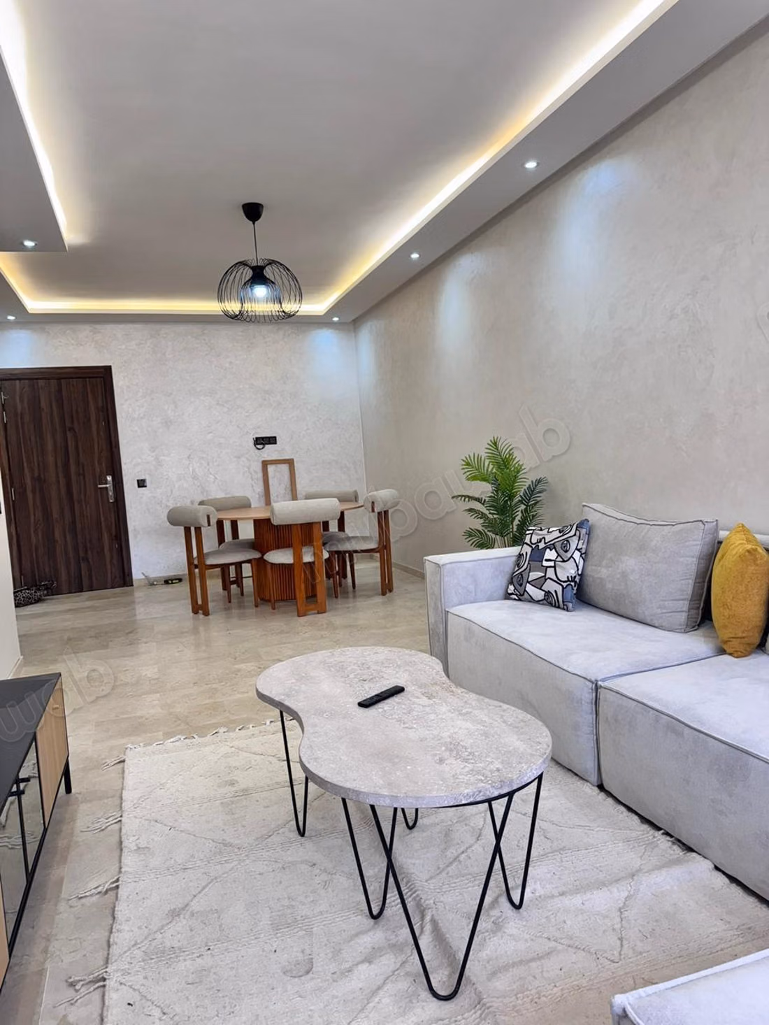 Appartamento 2 camere piscina 80 m vicino alla stazione
