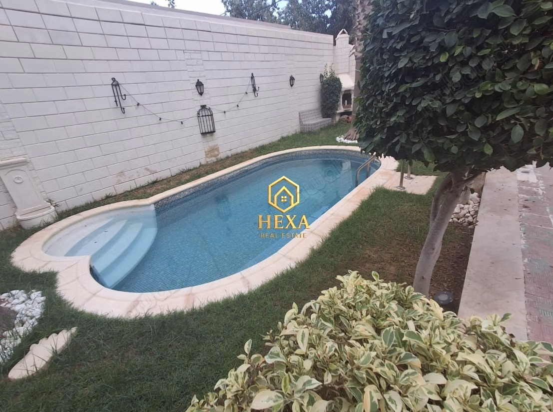 Villa S4 avec piscine à La Soukra