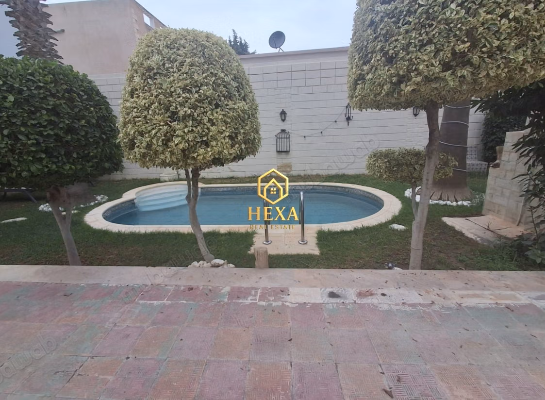 Villa S4 avec piscine à La Soukra