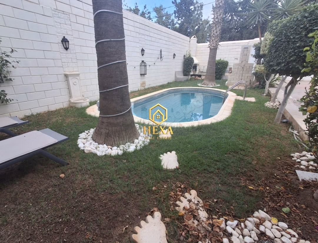 Villa S4 avec piscine à La Soukra