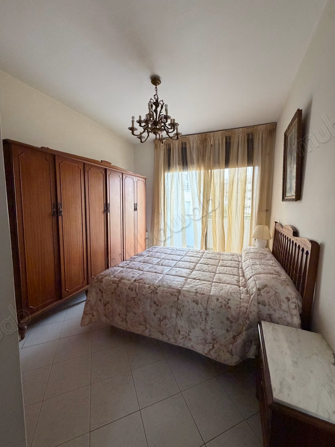 Vente d'un bel appartement à Riyad. 
4 grandes pièces. 
Ascenseur et terrasse — 6