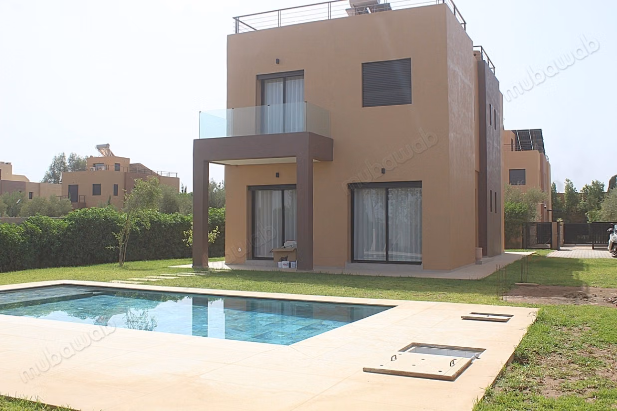 Magnifique villa a Vendre de trois chambres