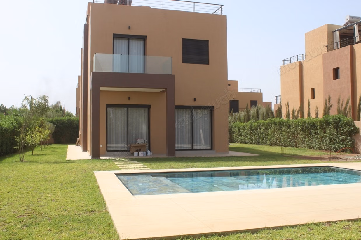Magnifique villa a Vendre de trois chambres