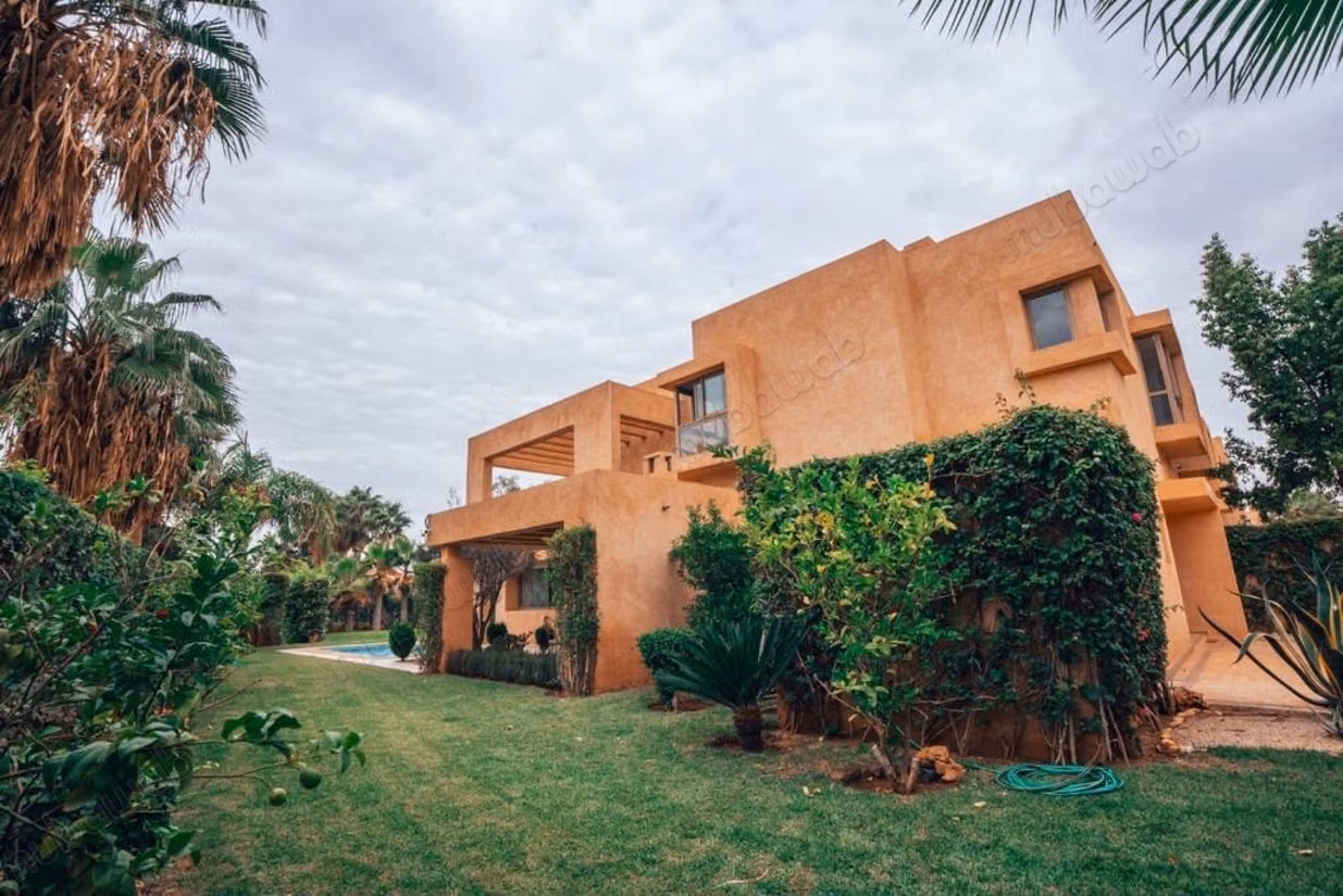 Villa de Standing avec Piscine Privée – Boulevard Mohammed VI