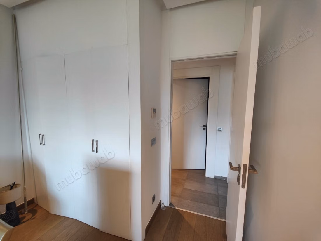 Te huur in Casablanca Finance City. 2 comfortabele kamers. Geen lift, groot terras