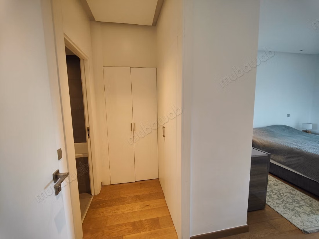 Te huur in Casablanca Finance City. 2 comfortabele kamers. Geen lift, groot terras