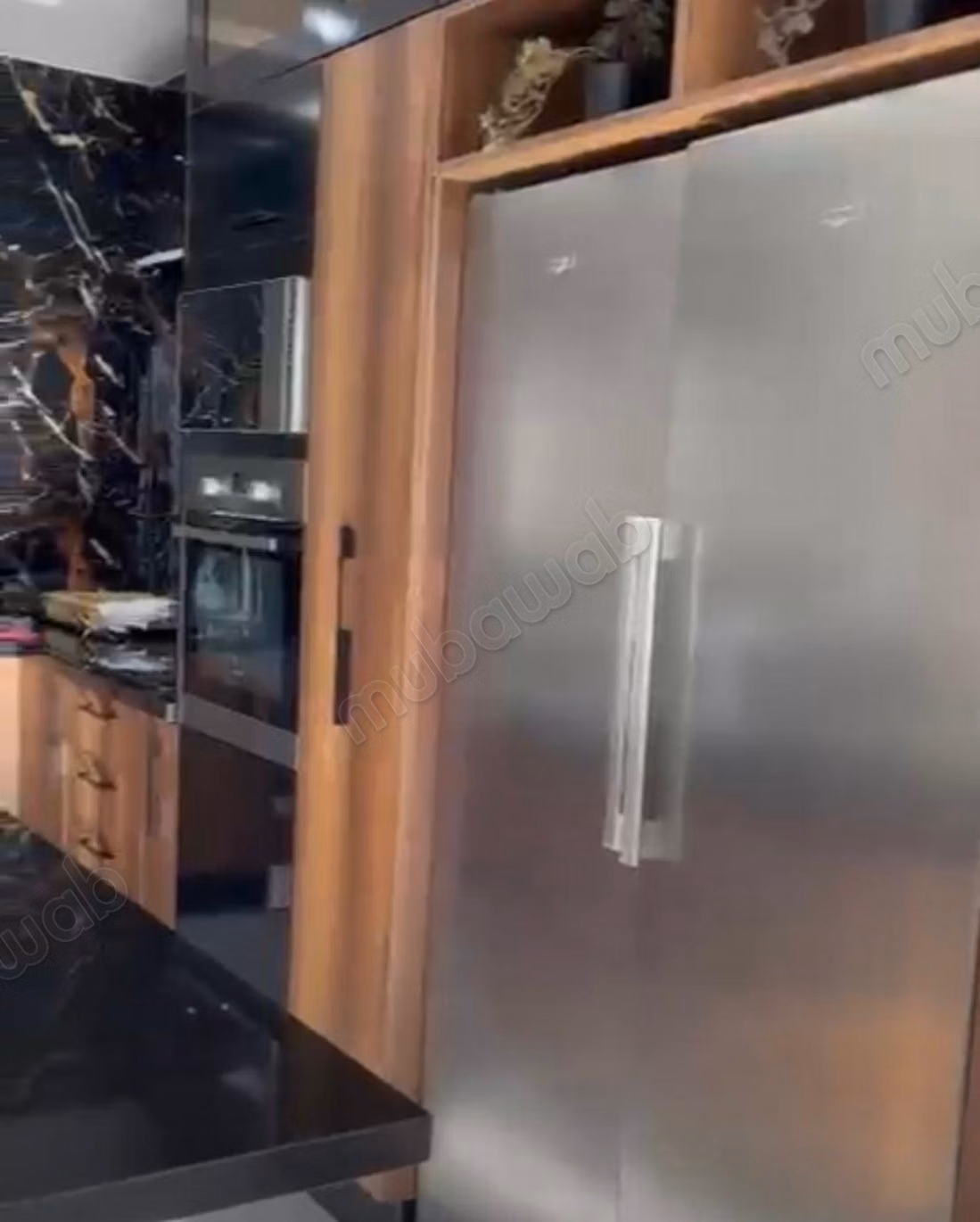 Vend appartement à Roches Noires.
Superficie 106 m².
Bien meublé