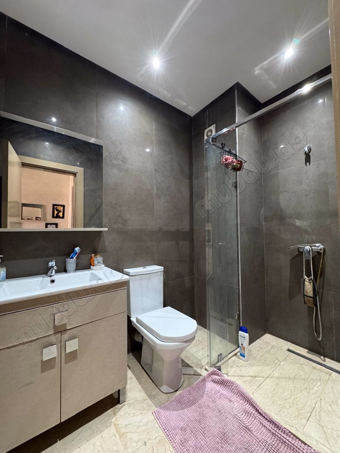 Luminoso Apartamento Amueblado en Alquiler en el Corazón de Guéliz