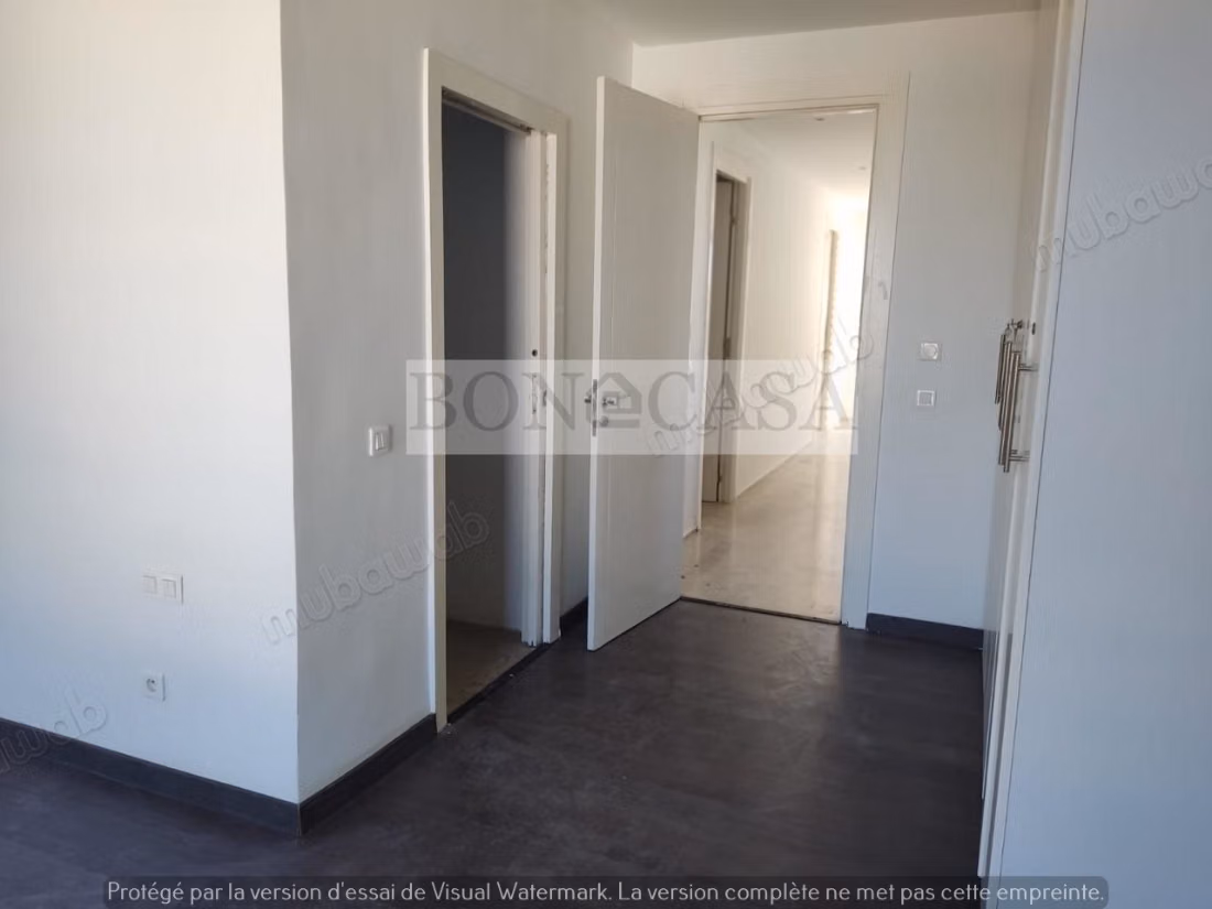 Villa juemelée S3 avec jardin à louer à Gammarth