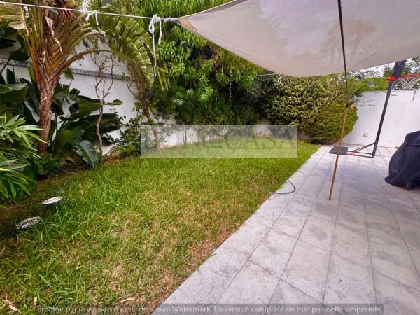 Duplex S3 con giardino in affitto a Gammarth