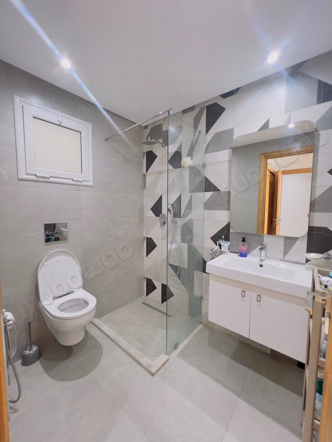À vendre un s2 moderne à sahloul 4