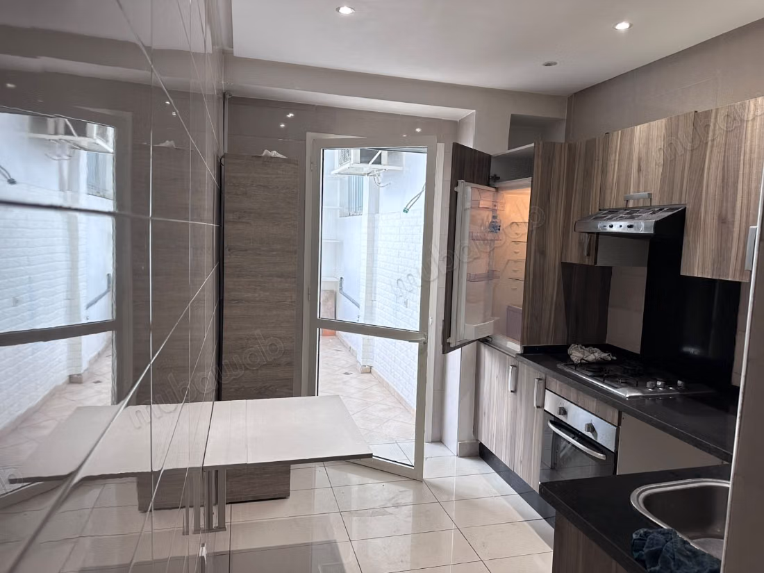 Un bel appartement vide à louer 
Mimosas kénitra