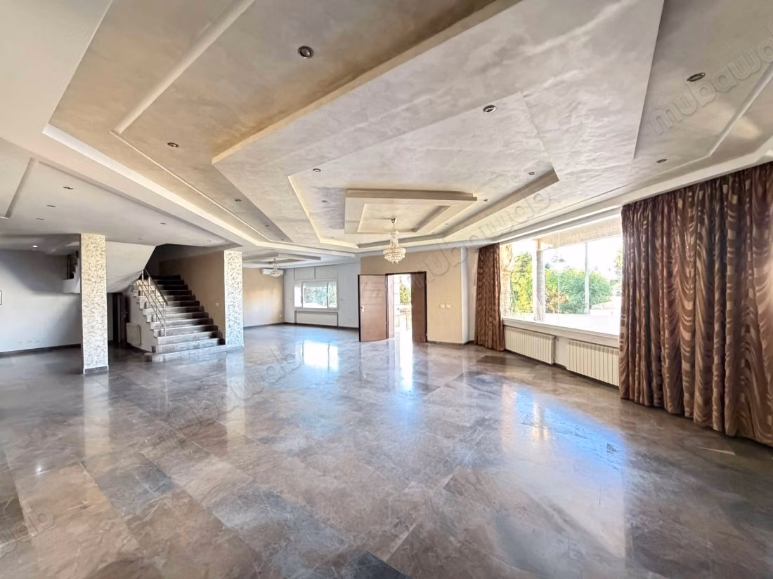 A louer villa moderne avec piscine à Mutuelleville
