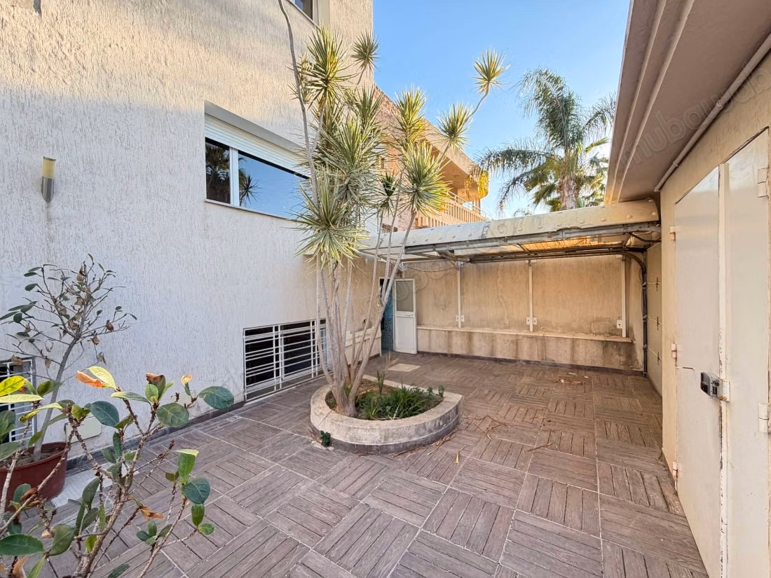 A louer villa moderne avec piscine à Mutuelleville