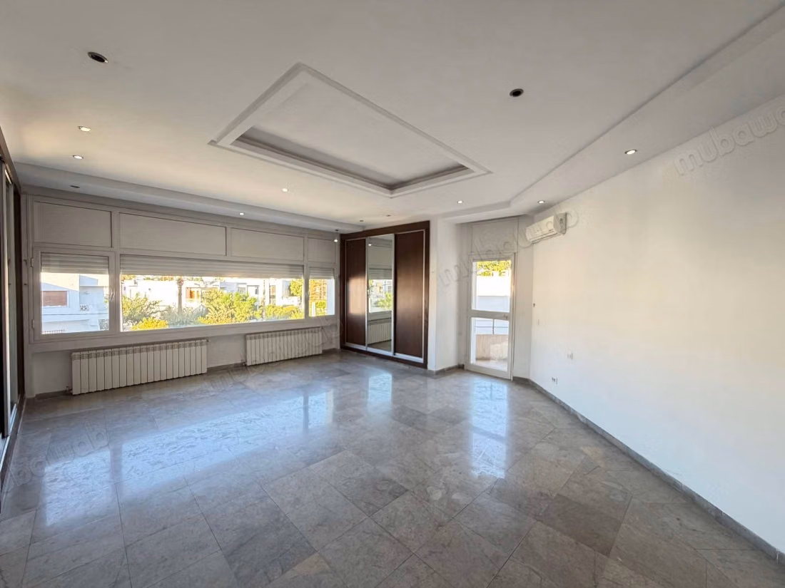 A louer villa moderne avec piscine à Mutuelleville