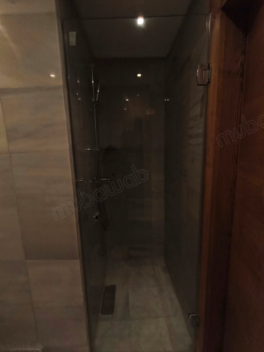 دوبلكس مجدد للإيجار بجانب مدرسة غوتييه