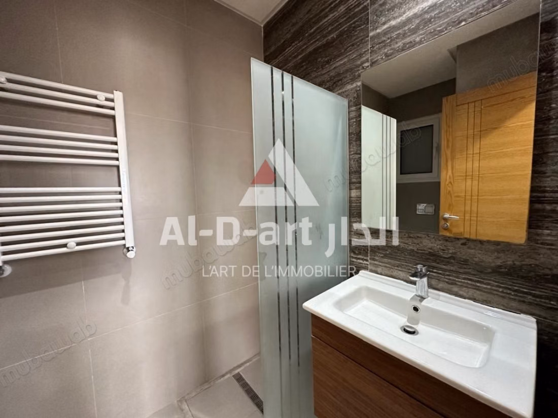 Un appartement s1 vide pour la location annuelle