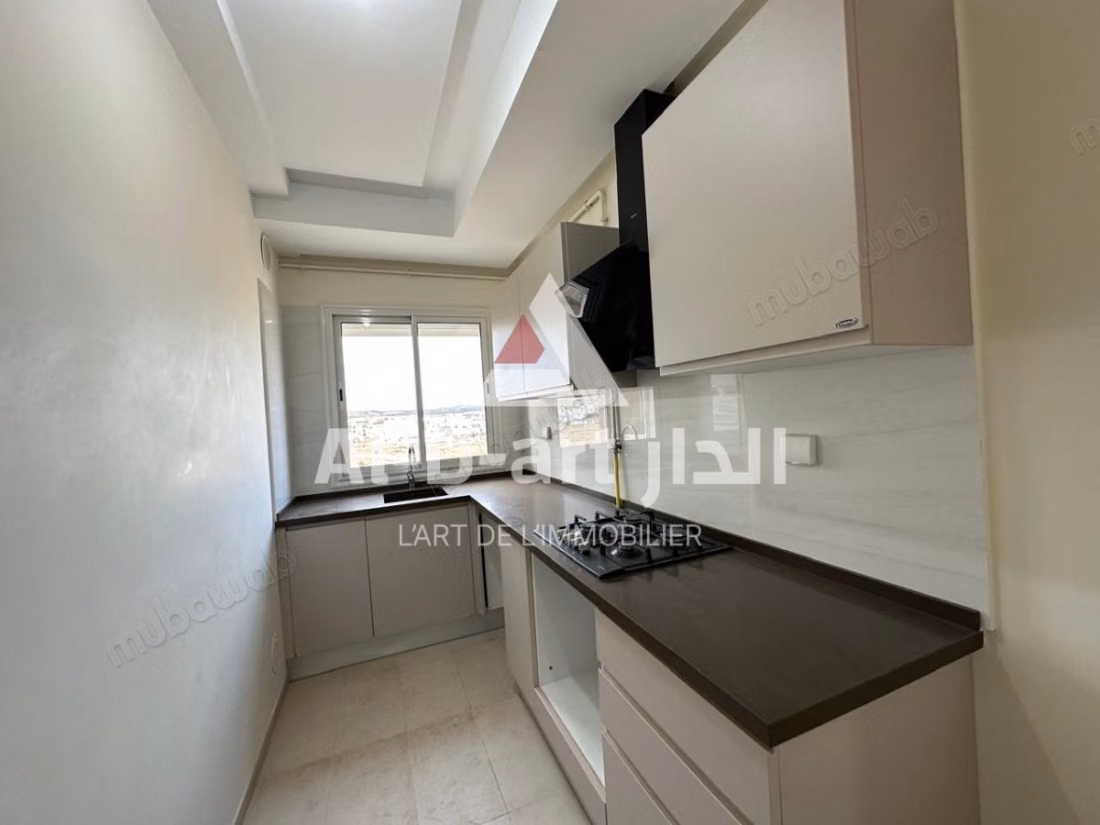 Un appartement s1 vide pour la location annuelle