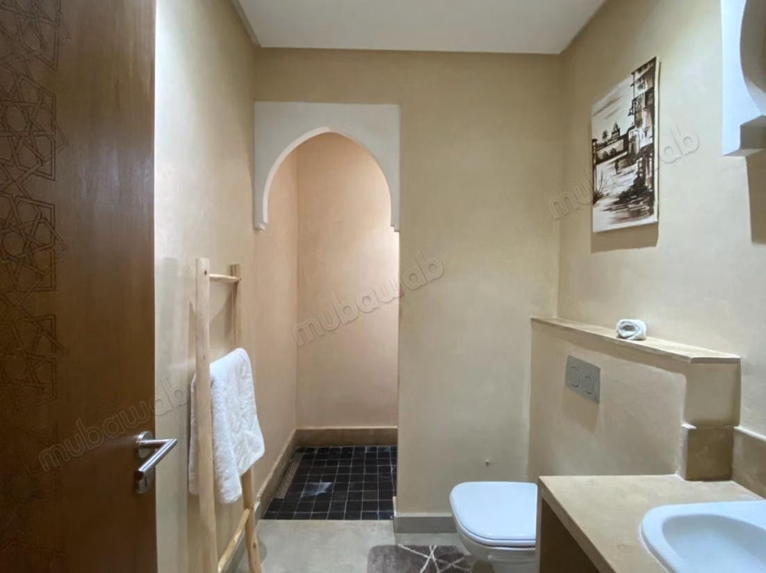 Villa de haut standing à vendre à Route de Fez. 3 chambres. Meublé