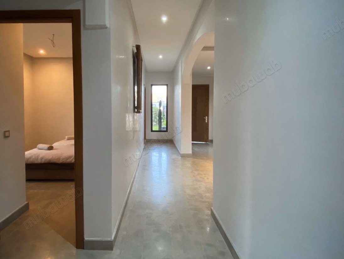 Villa de haut standing à vendre à Route de Fez. 3 chambres. Meublé