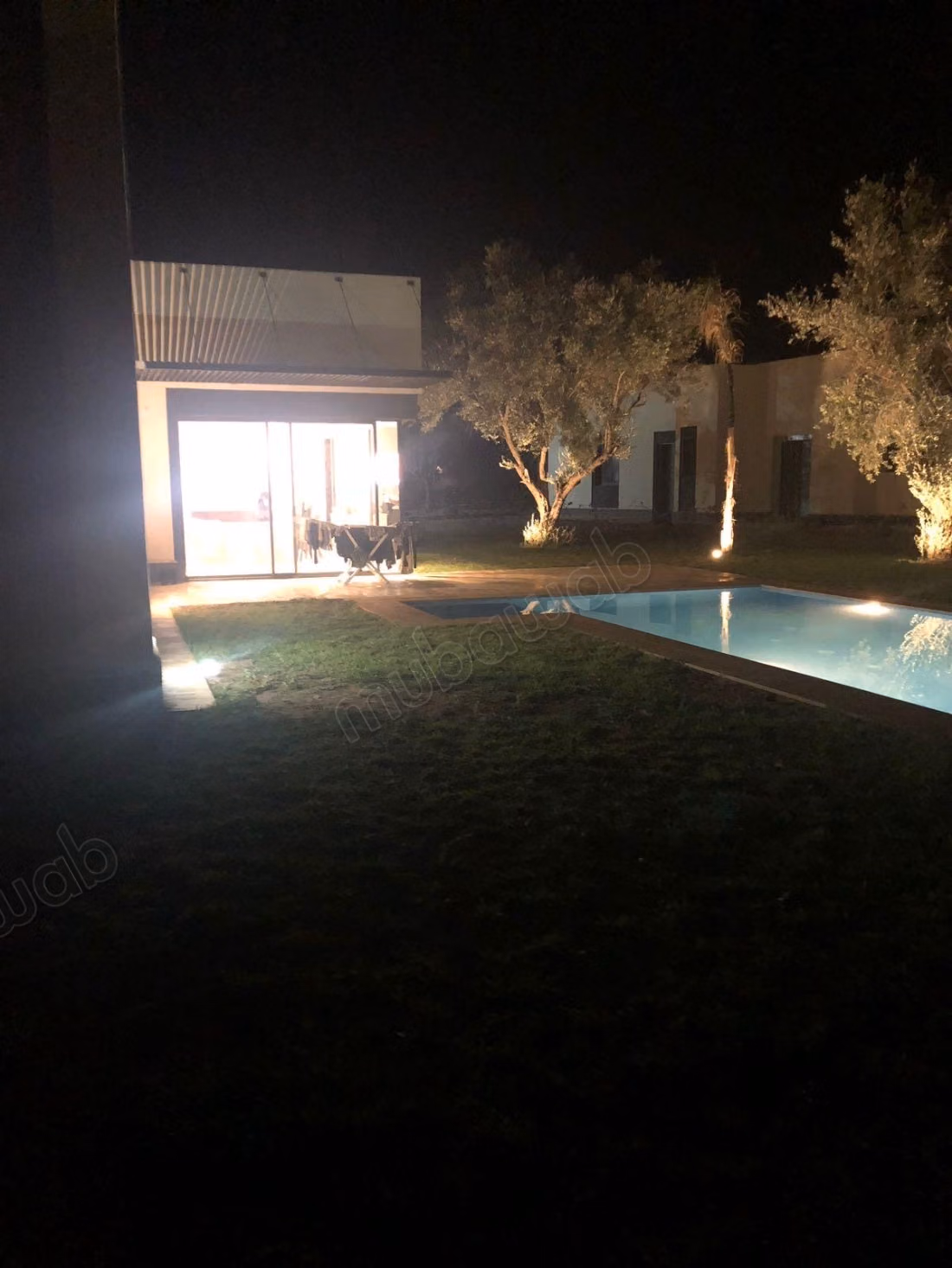 Villa de haut standing à vendre à Route de Fez. 3 chambres. Meublé