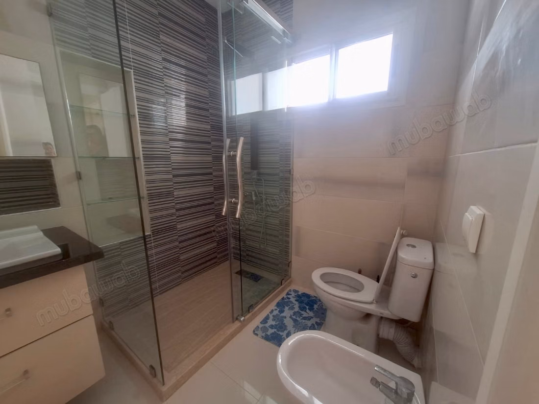 Superbe appartement à louer à Tanger City Center. 
Surface totale 65 m². 
Bien meublé