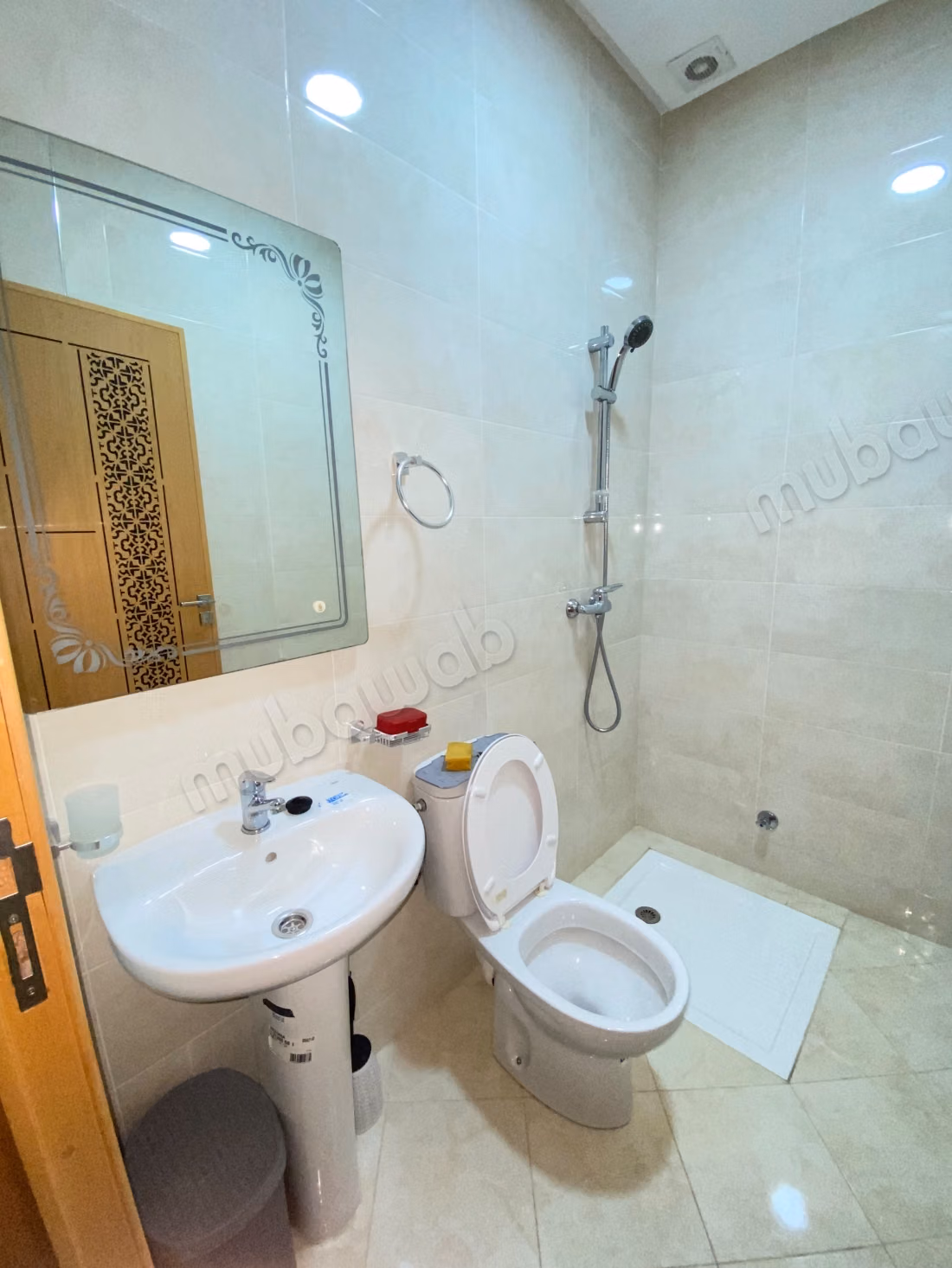 Appartamento molto bello in affitto a Hay Mohammadi. Superficie totale di 70 m². Completamente arredato